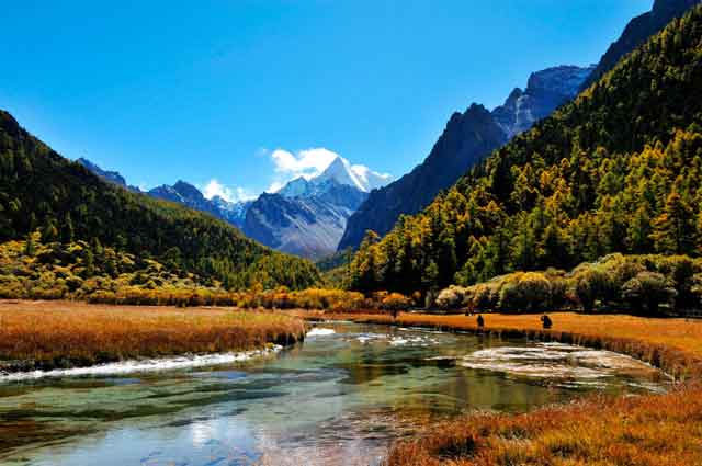 川藏南線/稻城亞丁/林芝/來古冰川/羊湖11日游3600元起