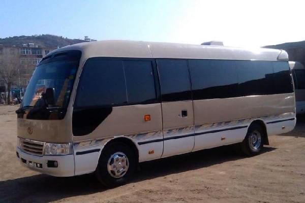 成都租中巴車考斯特