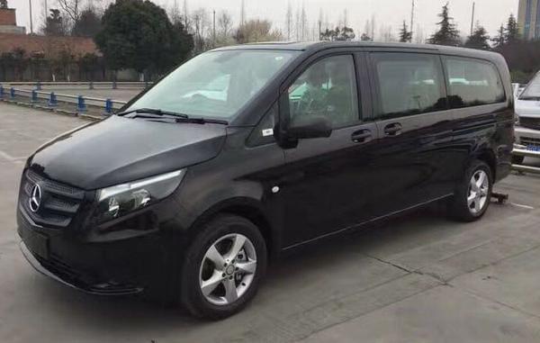 成都租新款奔馳威霆